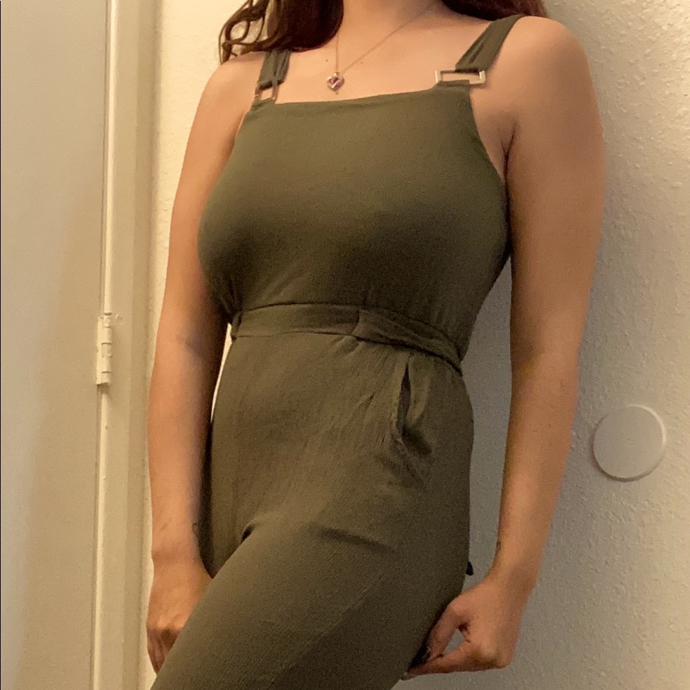 Dark green jumpsuit☀️